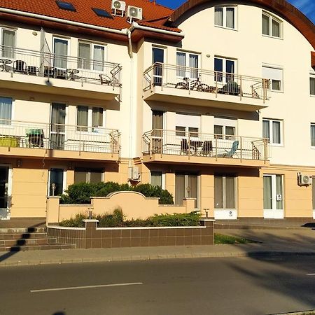 Gabi & Gabi Apartments Hajduszoboszlo Exterior foto