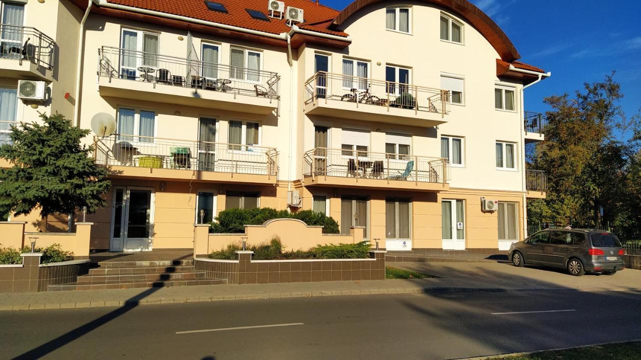 Gabi & Gabi Apartments Hajduszoboszlo Exterior foto